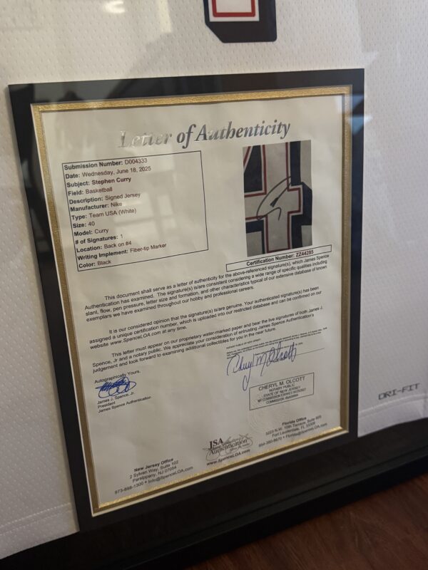 IMG_7402 🏀【球迷必收|Stephen Curry 巴黎奧運時期 球迷版 精緻裱框簽名球衣】