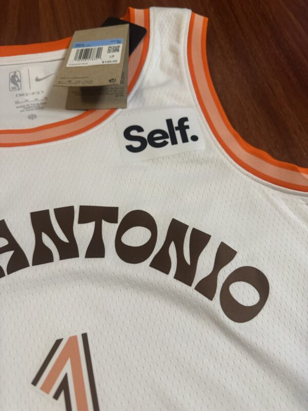 img_7108 🏀【球迷必收|Victor Wembanyama 球迷版 親筆簽名球衣】