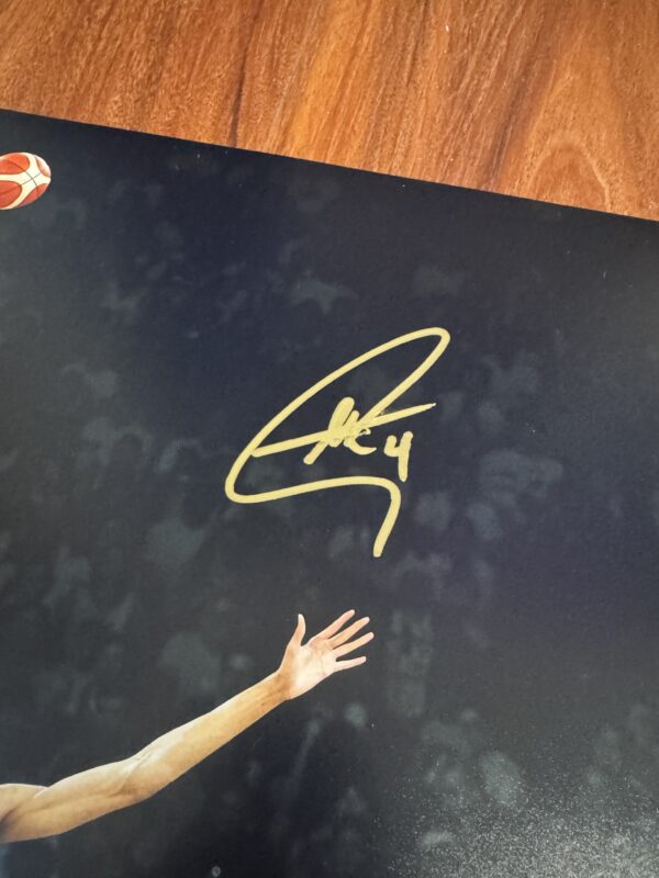 IMG_7136 🏀【球迷必收|Stephen Curry 巴黎奧運簽名海報】🔥