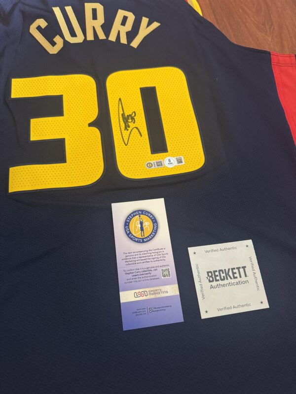IMG_7301 🏀【球迷必收|SStephen Curry 城市版 球員版 4000 顆三分球紀念款 親筆簽名球衣】