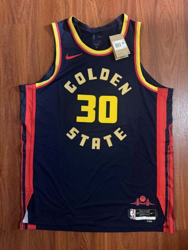 IMG_7303 🏀【球迷必收|SStephen Curry 城市版 球員版 4000 顆三分球紀念款 親筆簽名球衣】