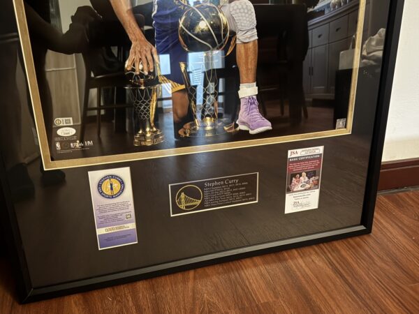 S__72318989 🏀【球迷必收|Stephen Curry 親筆簽名 奪冠紀念海報】