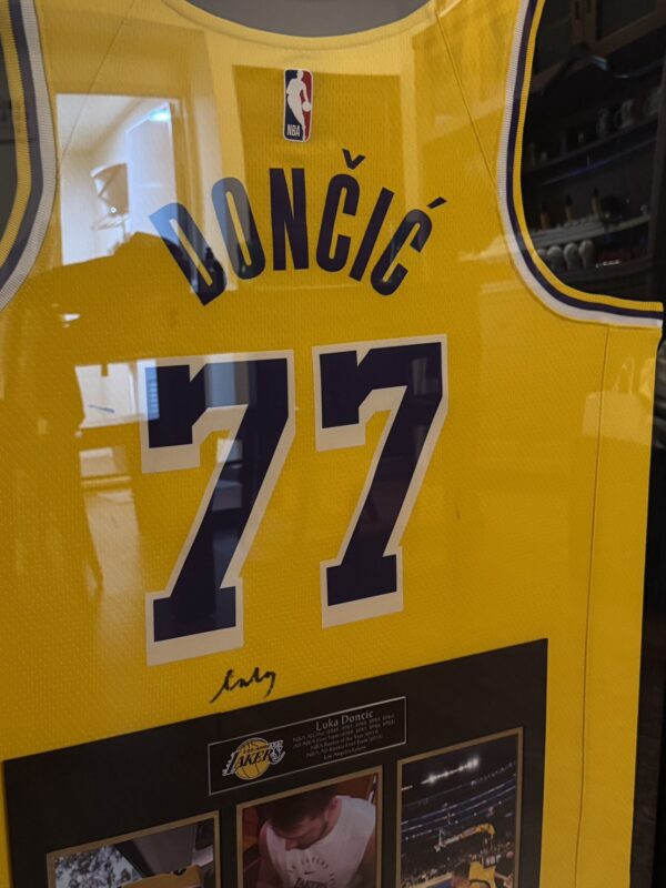 S__72318993 【🏀【球迷必收|Luka Dončić 球迷版 親筆簽名球衣】