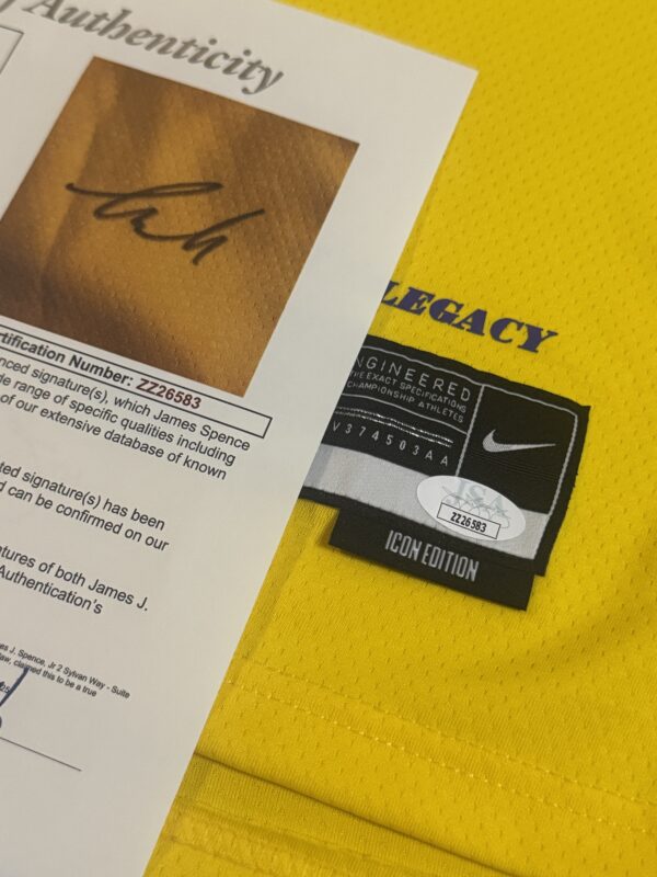 img_7102-2 🏀【球迷必收|Luka Dončić 球迷版 親筆簽名球衣】