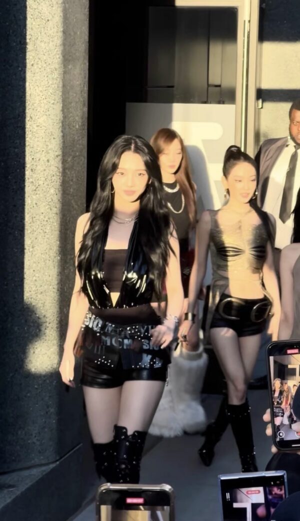 S__72507397 🎶【歌迷必收|aespa Karina 親筆簽名拍立得】