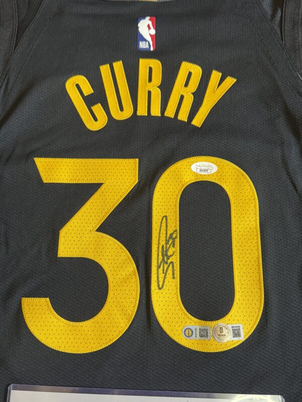 【收藏家先生】｜現貨不用等｜Stephen Curry  三方+大圖認證認證 球員版簽名球衣