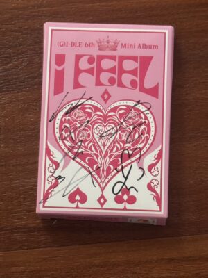 【收藏家先生】｜韓團｜I-DLE 成員《I FEEL》親筆簽名撲克牌