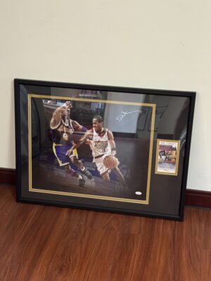 【收藏家先生】｜現貨不用等｜Allen Iverson經典戰役 PSA認證親筆簽名海報