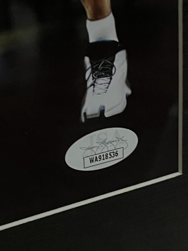 【收藏家先生】｜NBA｜Allen Iverson經典戰役 PSA認證親筆簽名海報