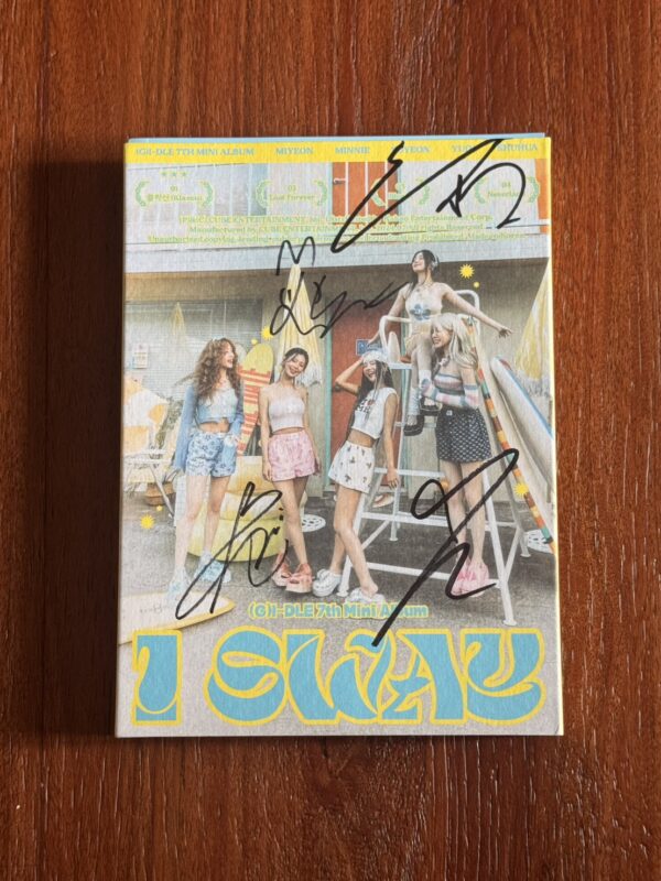 S__93134854_0 【收藏家先生】|韓團|I-DLE 全員親筆簽名專輯《I SWAY》Wave Ver.