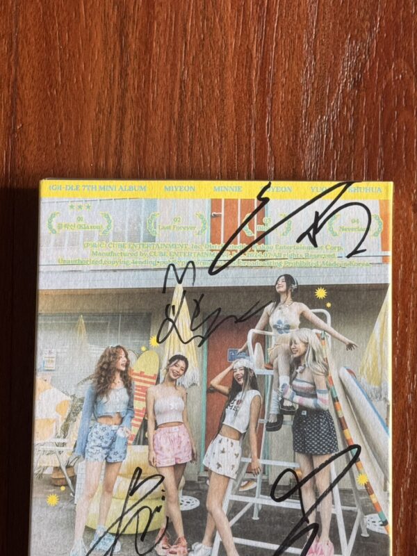 S__93134855_0 【收藏家先生】|韓團|I-DLE 全員親筆簽名專輯《I SWAY》Wave Ver.