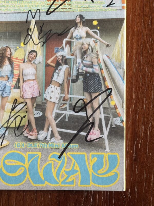 S__93134856_0 【收藏家先生】|韓團|I-DLE 全員親筆簽名專輯《I SWAY》Wave Ver.