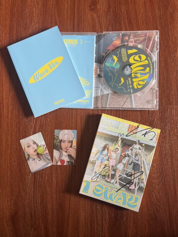 S__93134857_0 【收藏家先生】|韓團|I-DLE 全員親筆簽名專輯《I SWAY》Wave Ver.