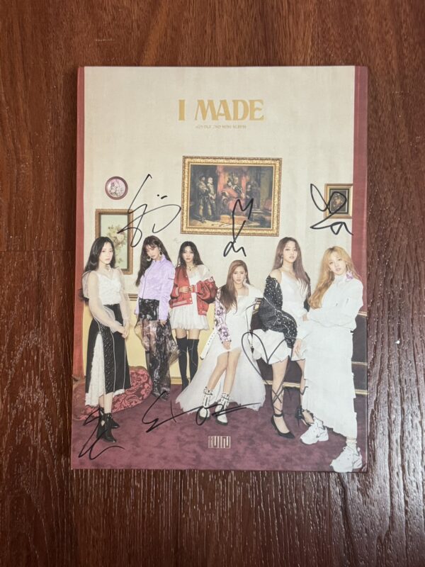 S__93134881_0 【收藏家先生】|韓團|I-DLE 全員親筆簽名專輯《I MADE》|現貨不用等