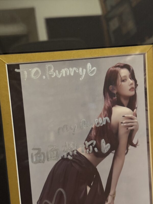 【收藏家先生】｜KPOP｜曹薇娟 親筆簽名｜稀有收藏｜現貨不用等