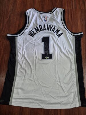 img_6015-5 【收藏家先生】|NBA|簽名球衣|Victor Wembanyama 球迷版 親筆簽名球衣