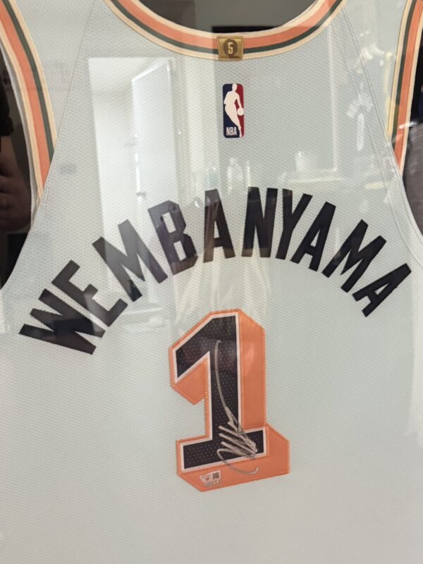 7.2 【收藏家先生】|現貨不用等|NBA|簽名球衣|Wembanyama 球迷版 有贊助標 Fanatics認證 簽名球衣