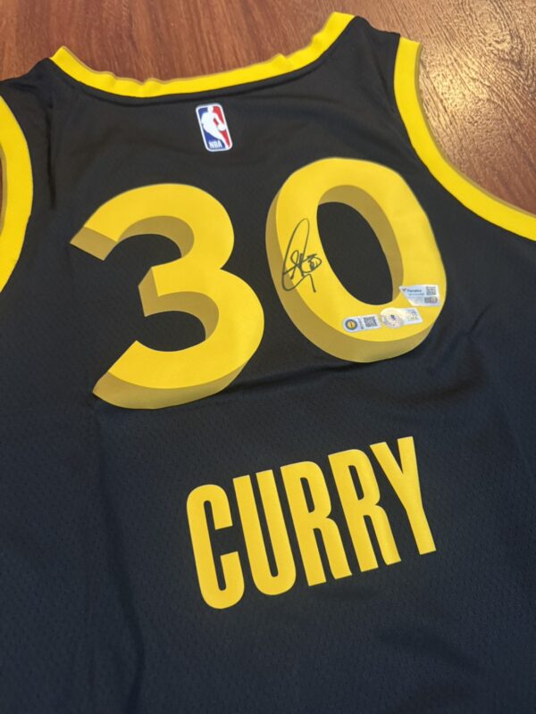 8.2 【收藏家先生】|現貨不用等|NBA|Stephen Curry球迷版BAS、USASM、Fanatics 認證 簽名球衣