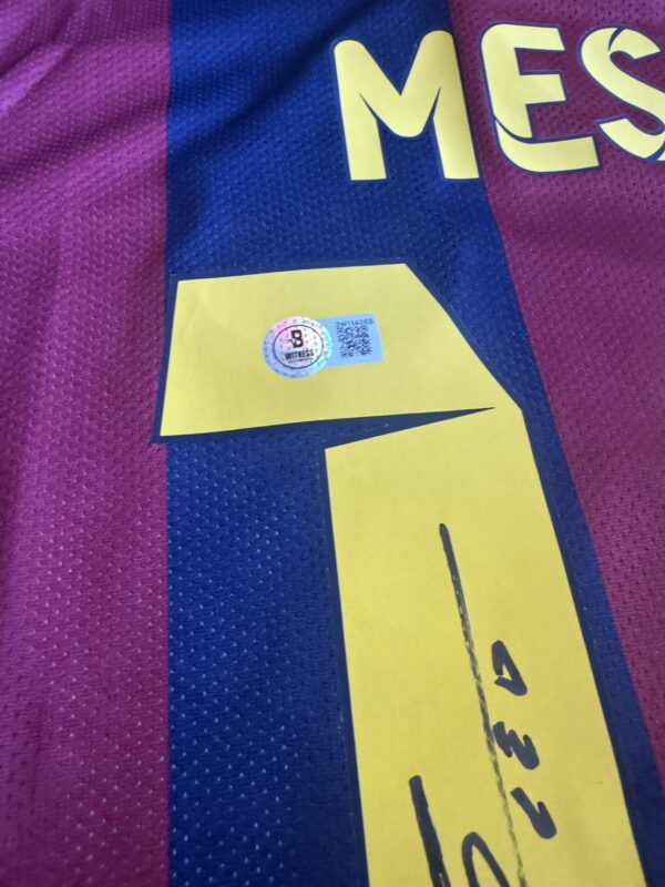M.3 【收藏家先生】|客訂勿下|足球|簽名球衣|Messi 梅西 巴塞 BAS認證簽名球衣