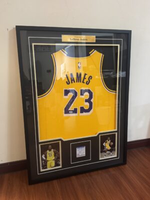 U.1 【收藏家先生】|現貨不用等| NBA|簽名球衣|LeBron James 湖人時期時期 球迷版 PSA認證 簽名球衣
