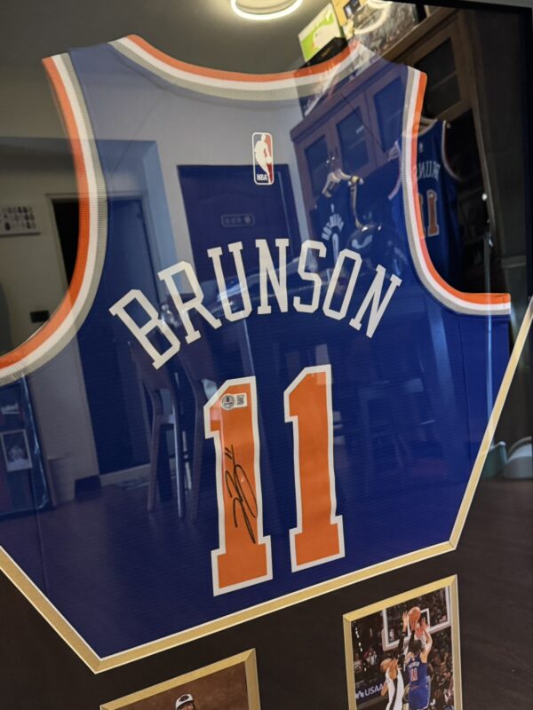 14.2 【收藏家先生】|現貨不用等|NBA|簽名球衣|Jalen Brunson 球迷版 BAS認證 親筆簽名球衣含裱框