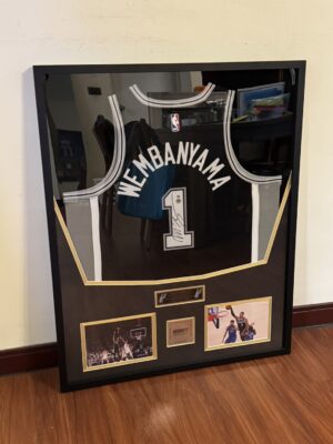 【收藏家先生】｜NBA｜現貨不用等｜簽名球衣｜Victor Wembanyama 球迷版 親筆簽名球衣含精緻裱框